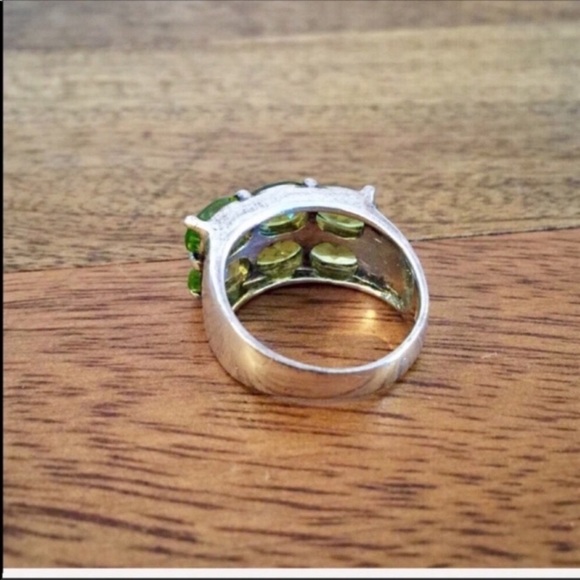 Sterling Silver Emerald Cut Peridot  Ring Size 6 - Picture 2 of 3